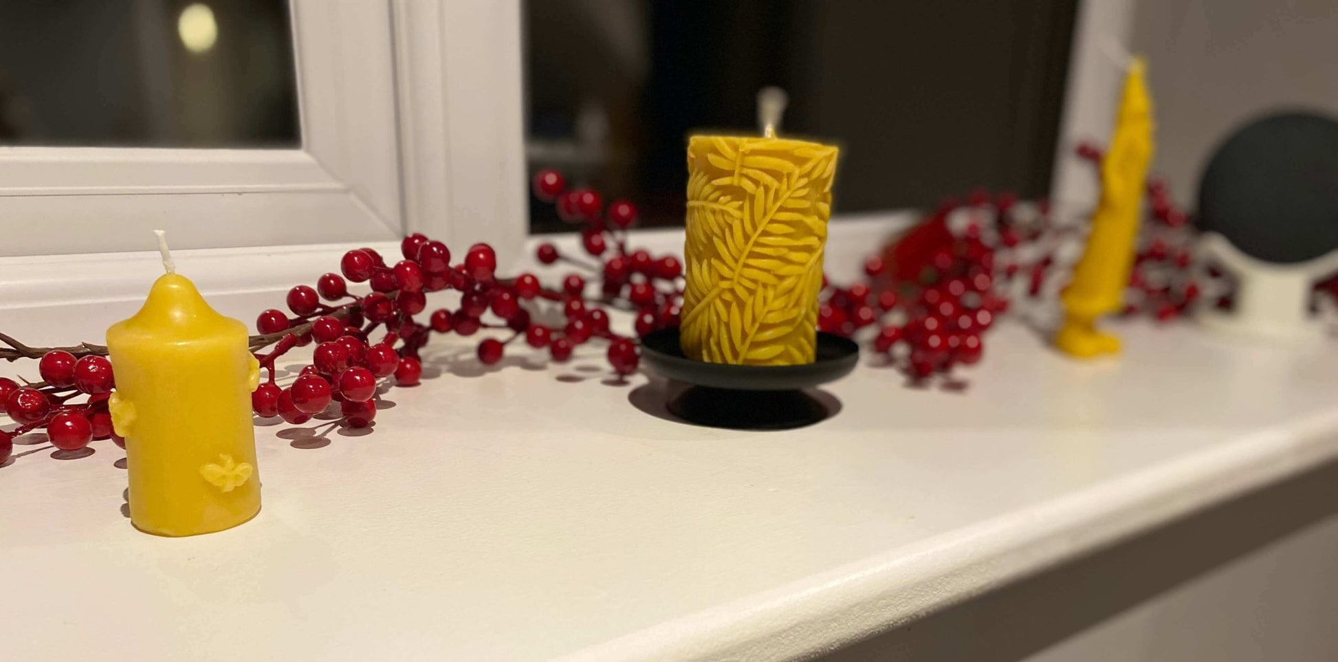 Natural 100% Beeswax Bee Mini Pillar Candle 50g - Davies a'i Gwmni Cyf