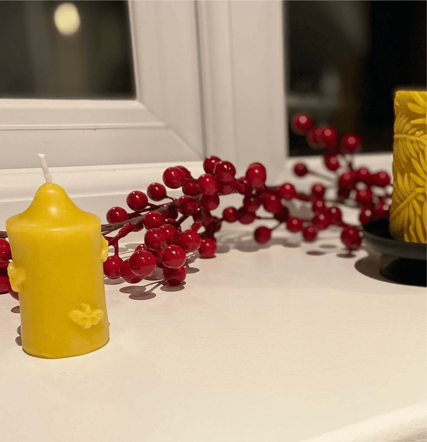 Natural 100% Beeswax Bee Mini Pillar Candle 50g - Davies a'i Gwmni Cyf