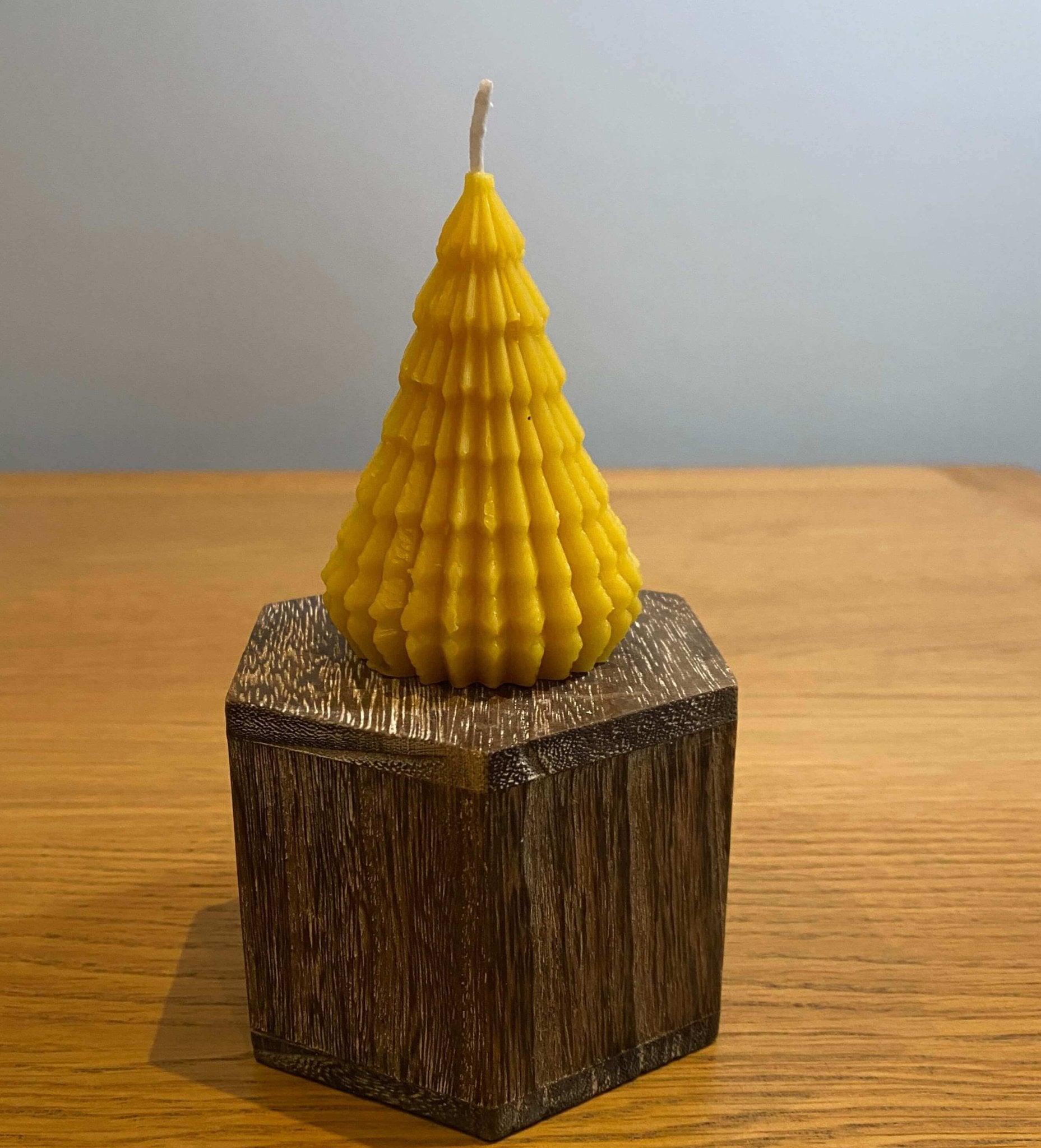 Natural 100% British Beeswax Christmas Tree Candle 80g - Davies a'i Gwmni Cyf