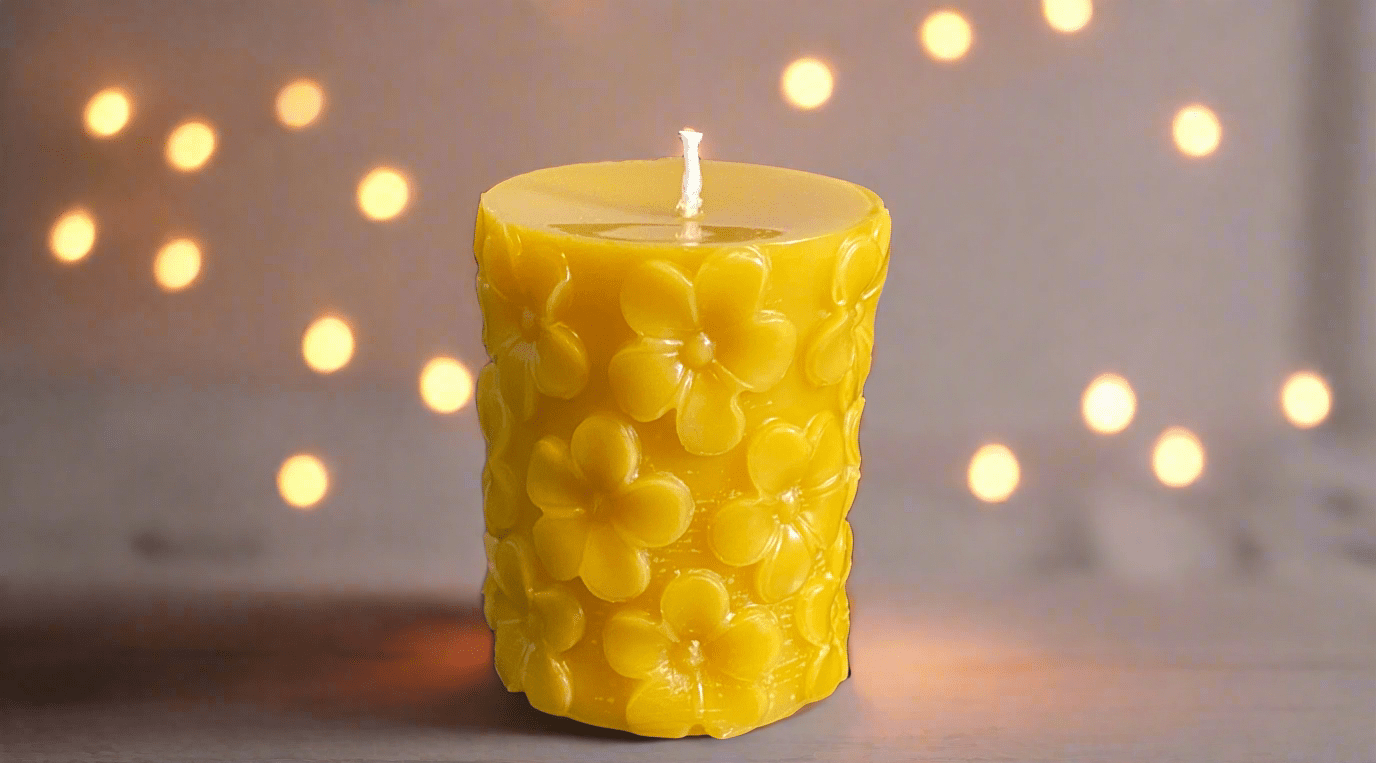 Natural 100% British Beeswax Flower Detail Pillar Candle 8cm - Davies a'i Gwmni Cyf