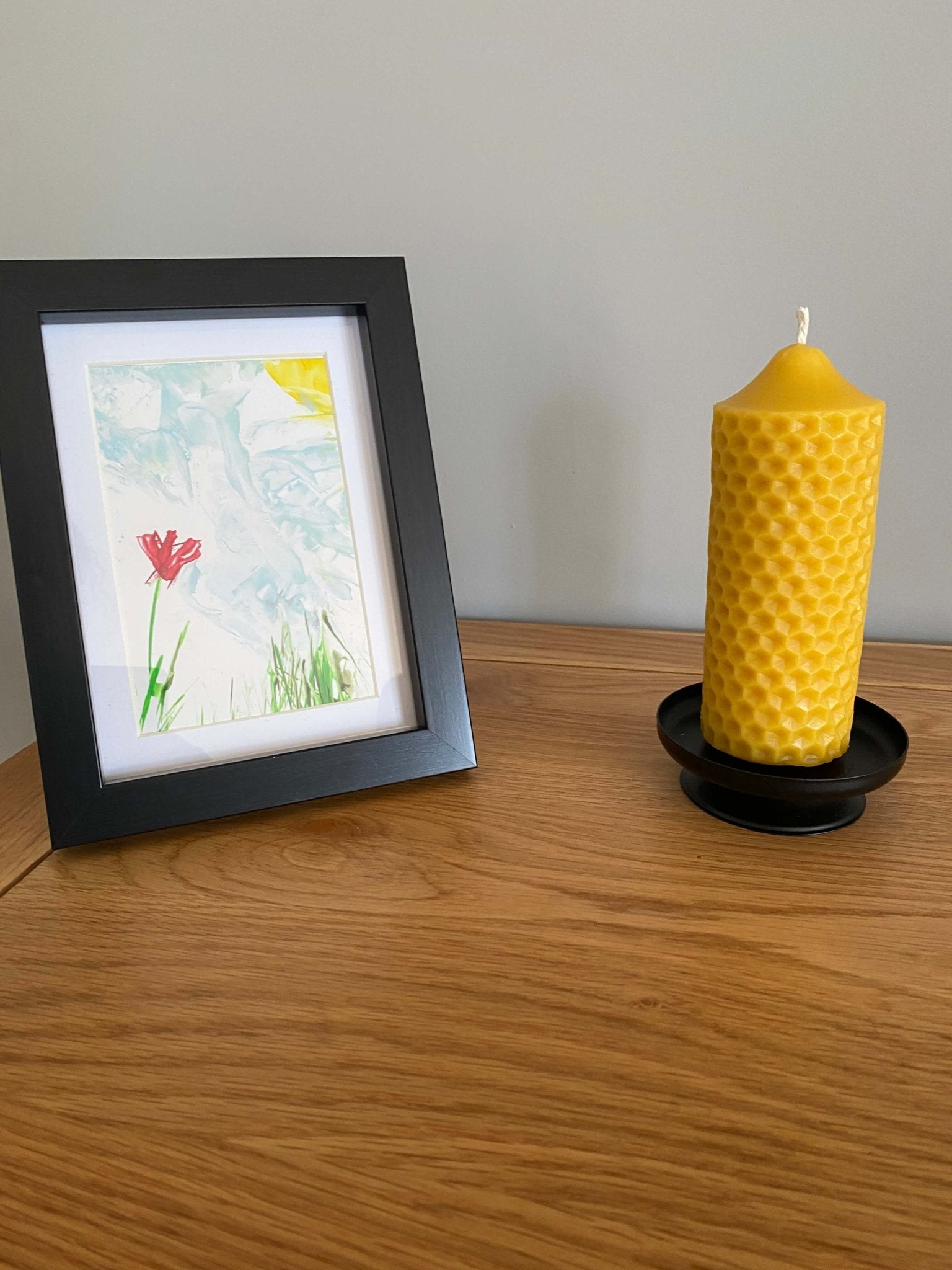 Natural 100% British Beeswax Honeycomb Design Handmade Candle 300g - Davies a'i Gwmni Cyf