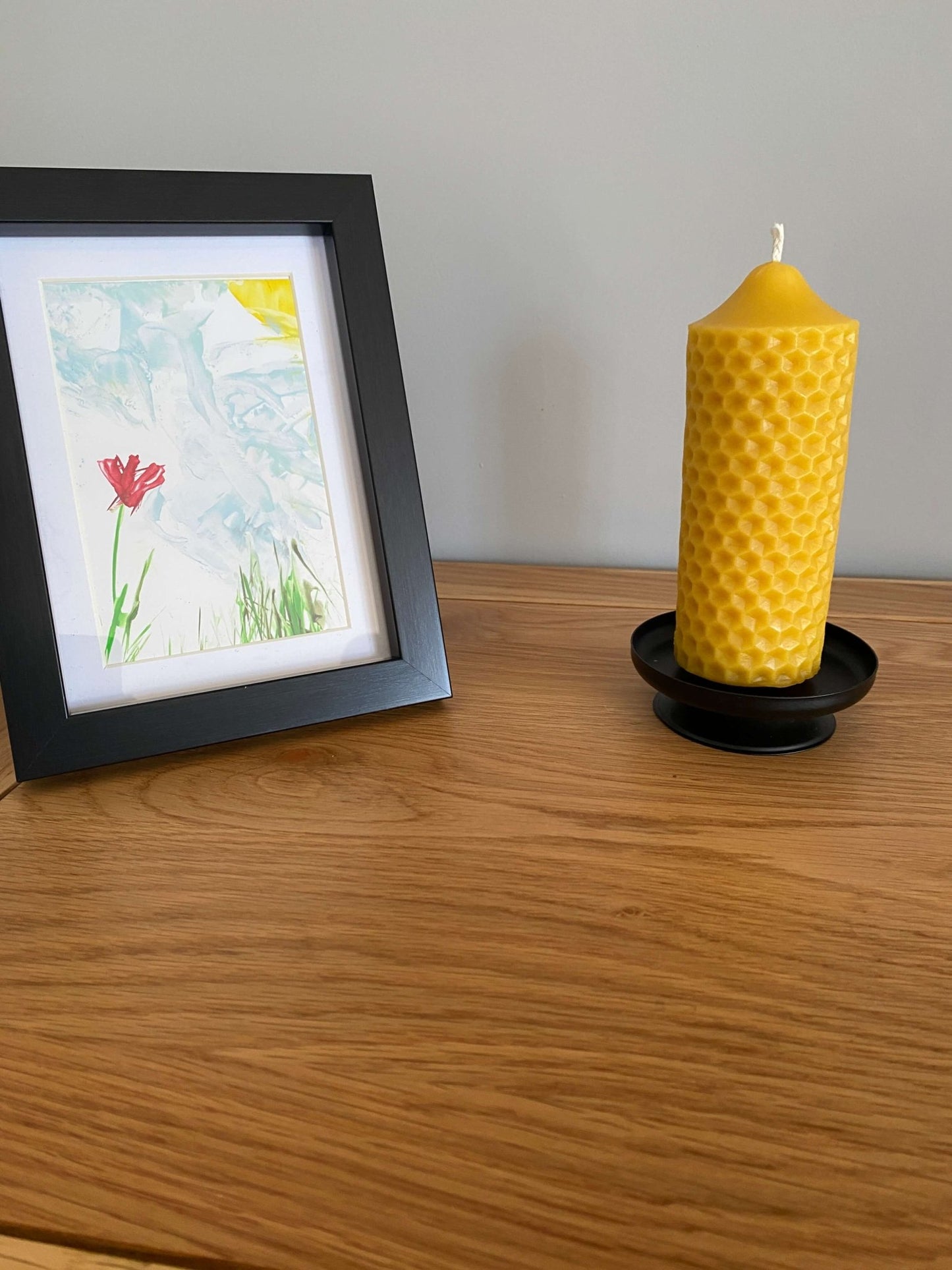 Natural 100% British Beeswax Honeycomb Design Handmade Candle 300g - Davies a'i Gwmni Cyf