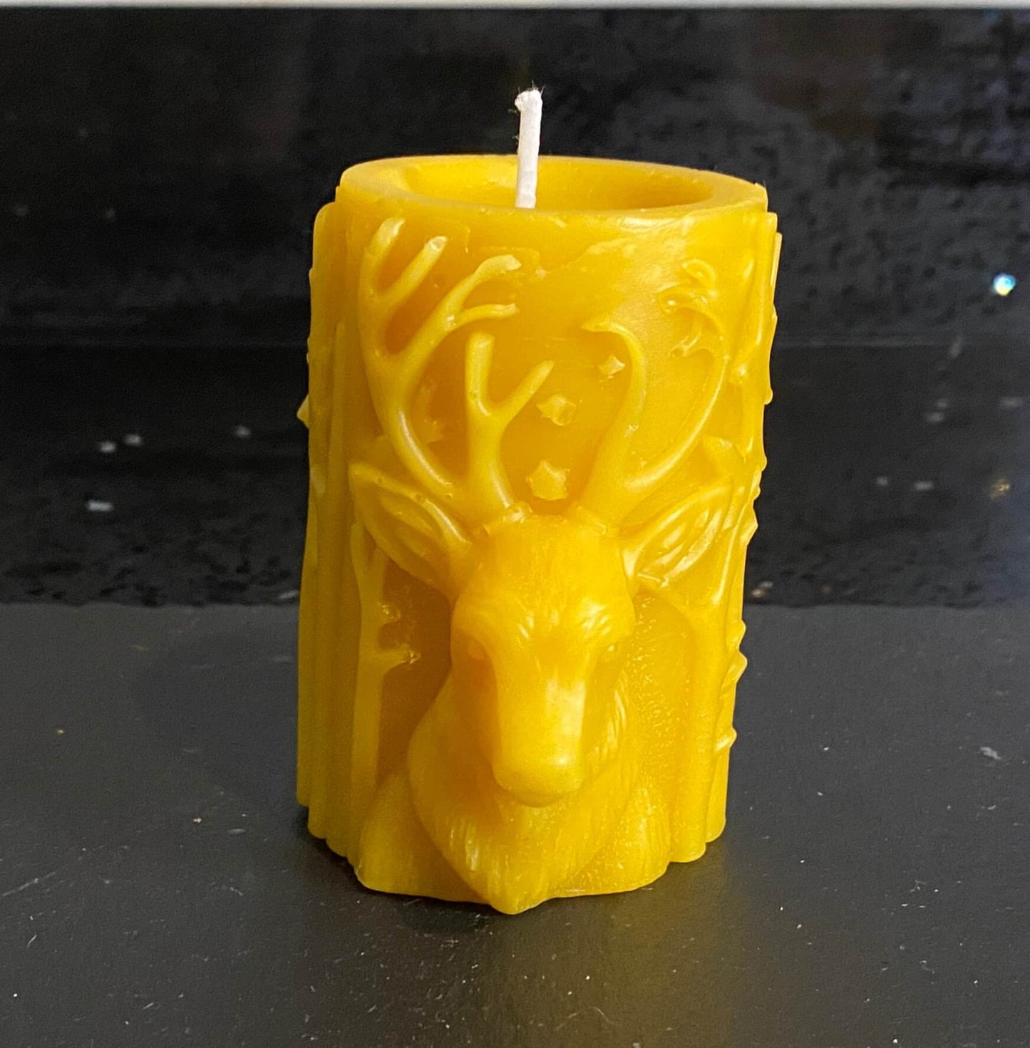 Natural 100% British Beeswax Rudolph Theme Handmade Candle 175g - Davies a'i Gwmni Cyf