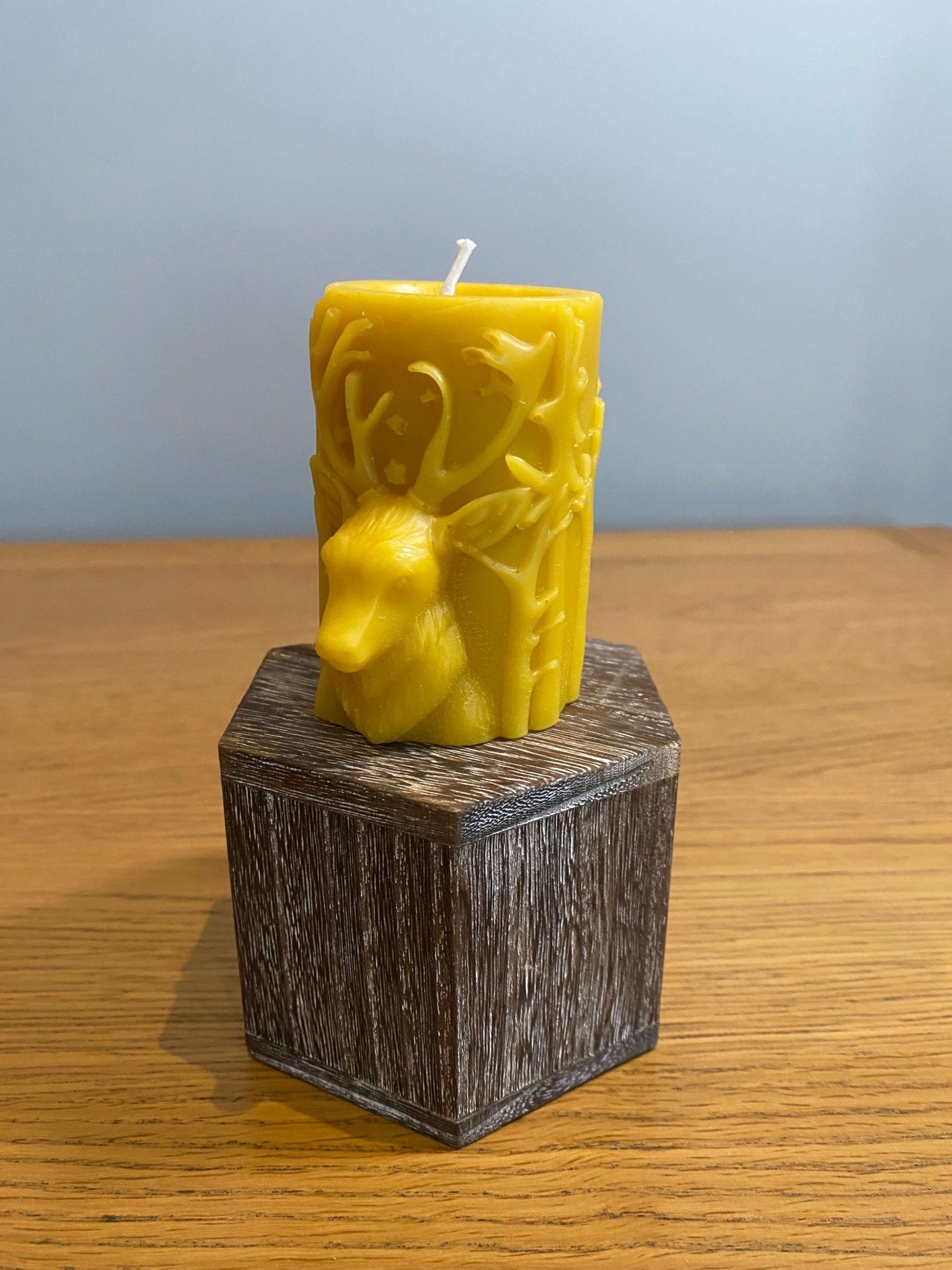 Natural 100% British Beeswax Rudolph Theme Handmade Candle 175g - Davies a'i Gwmni Cyf