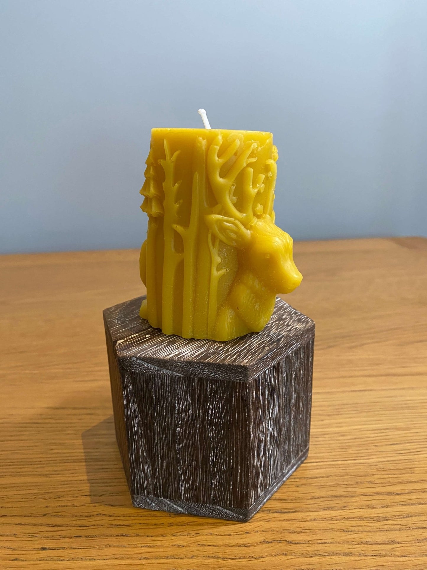 Natural 100% British Beeswax Rudolph Theme Handmade Candle 175g - Davies a'i Gwmni Cyf