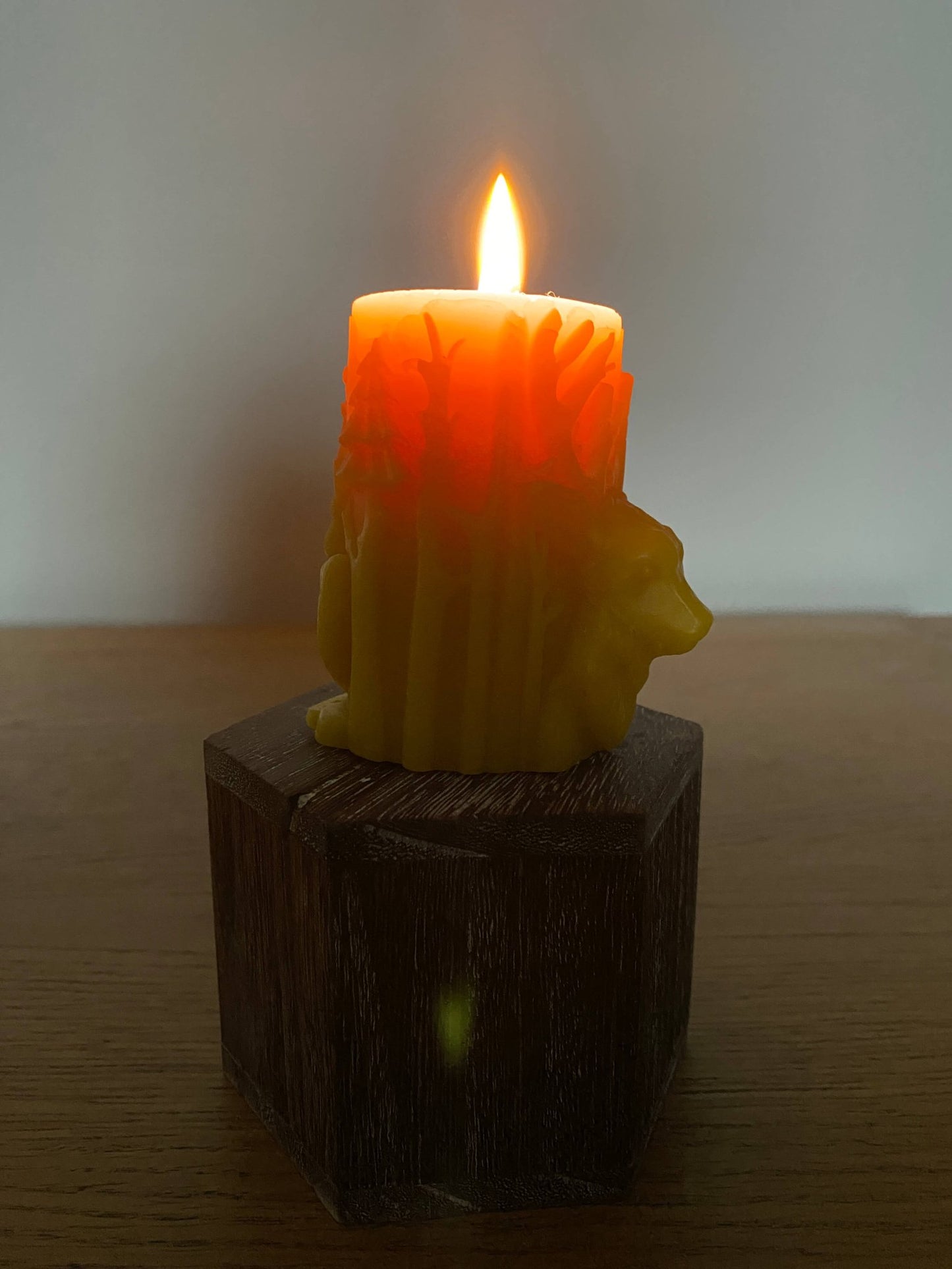 Natural 100% British Beeswax Rudolph Theme Handmade Candle 175g - Davies a'i Gwmni Cyf