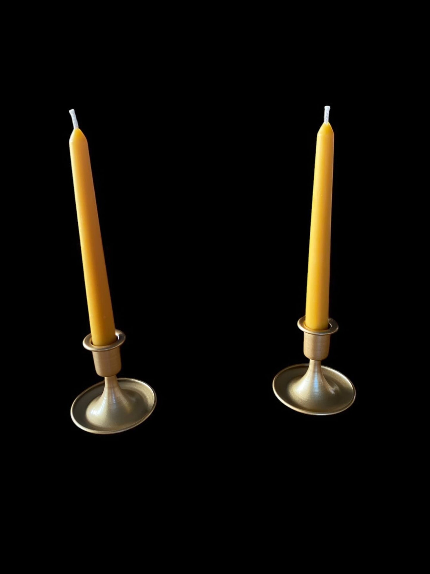 Pair of Taper Beeswax Dinner Candles - Davies a'i Gwmni Cyf