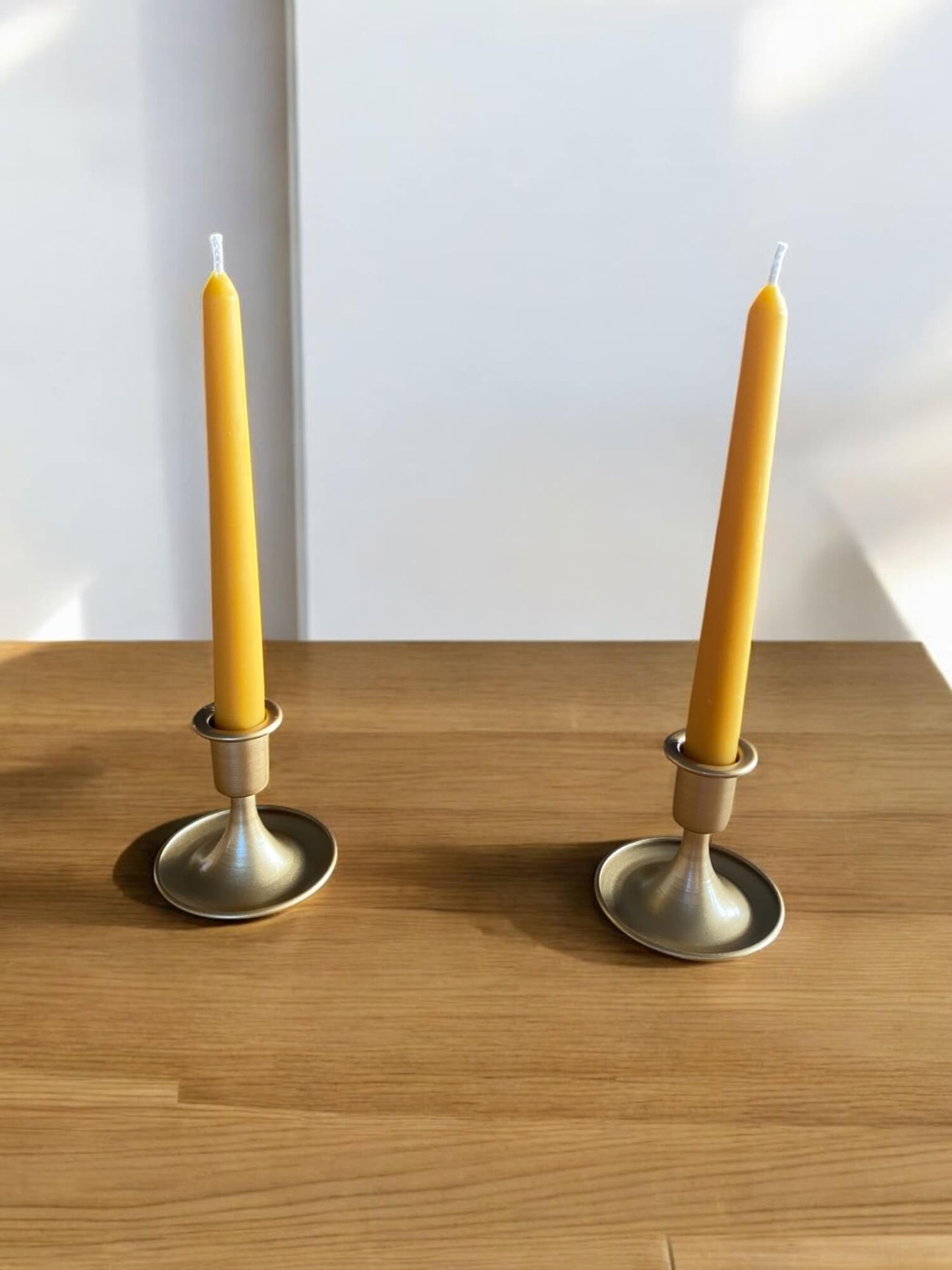 Pair of Taper Beeswax Dinner Candles - Davies a'i Gwmni Cyf